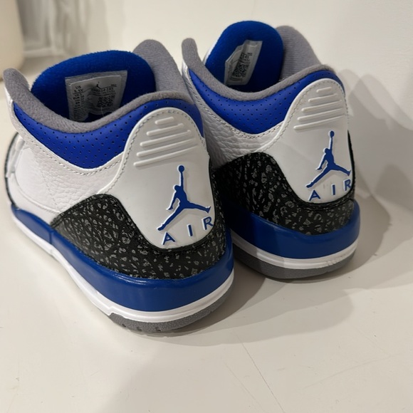 Brand new Jordan 3 Racer Blue - Picture 3 of 3